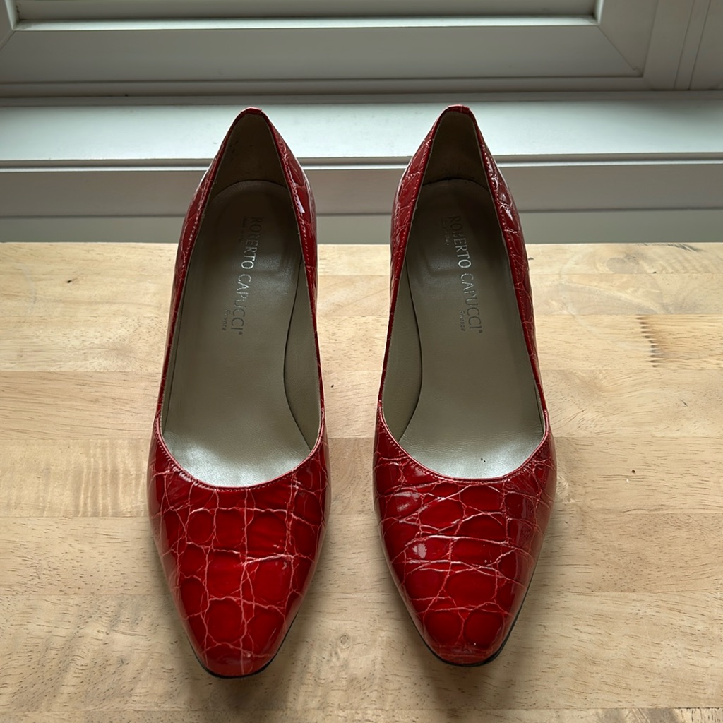Roberto Capucci Red Printed Leather Pumps